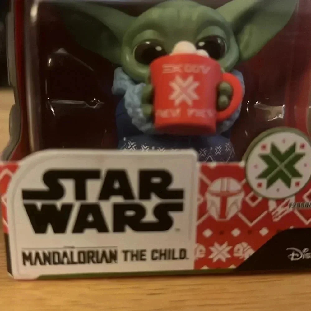 Star Wars Bounty Collection Grogu Holiday Collectible Sipping Cocoa‎ Figure - Picture 3 of 6